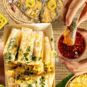 Bánh Tráng Cuốn Trứng Gà Bóp Nhuyễn Sốt Me